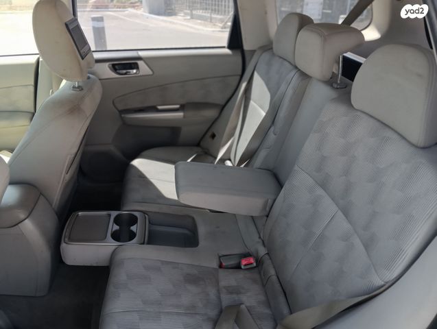 סובארו פורסטר