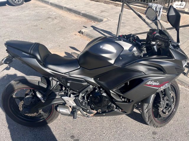 קאוואסאקי נינג'ה 650