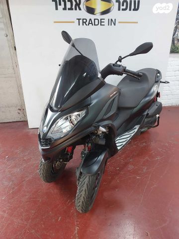 מודעת רכב פיאג'ו MP3 300