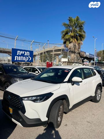 מודעת רכב טויוטה קורולה קרוס