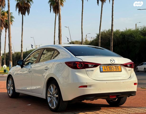 מודעת רכב מאזדה 3