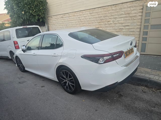 טויוטה קאמרי