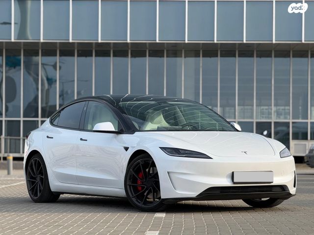 מודעת רכב טסלה מודל 3