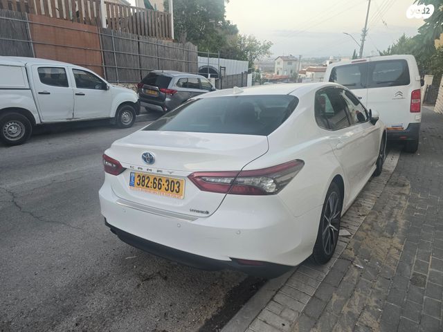 טויוטה קאמרי