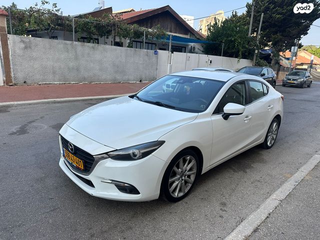 מודעת רכב מאזדה 3