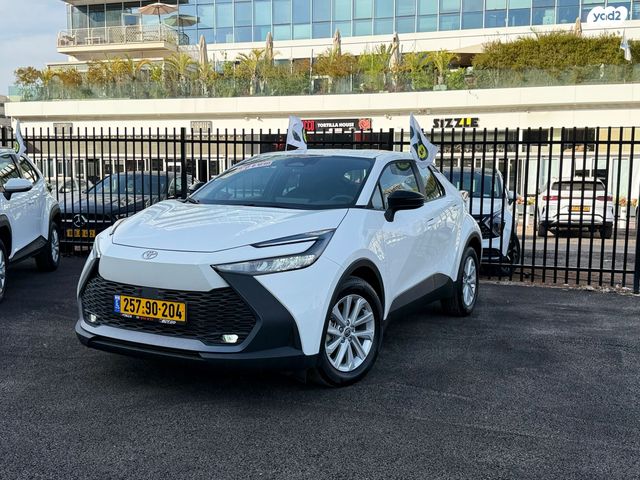 מודעת רכב טויוטה C-HR