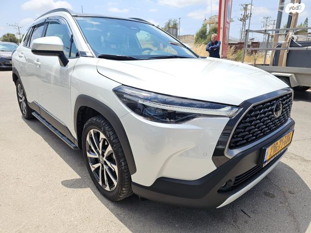 טויוטה קורולה קרוס