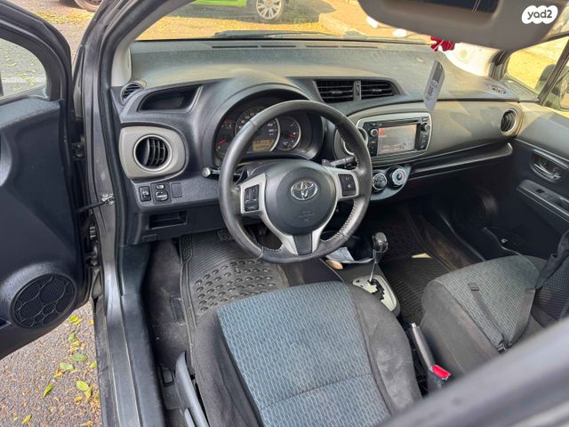 טויוטה יאריס