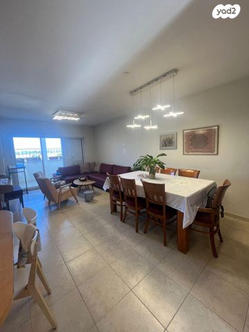 מעפילי אגוז 14