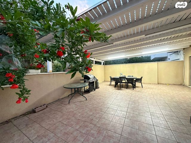 בית פרטי/ קוטג', דן 20, גבעת יערה, יקנעם עילית