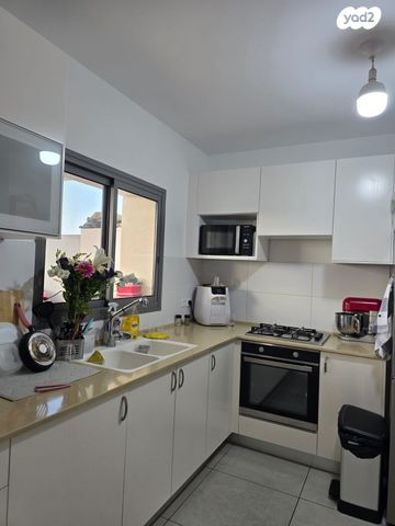 דירה, אריק איינשטיין 4, הרקפות, ראשון לציון