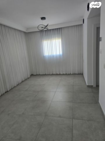 דירה, הרב אבא אבוחצירה 21, שדרות בפארק, שדרות