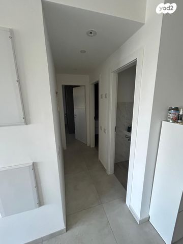 דירה, יצחק שמיר 3, נווה שרון / שער העיר, נתיבות