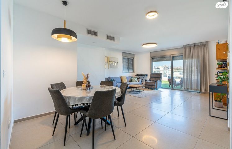 גג/ פנטהאוז, שדרות ההגשמה 24, הפרחים, חריש