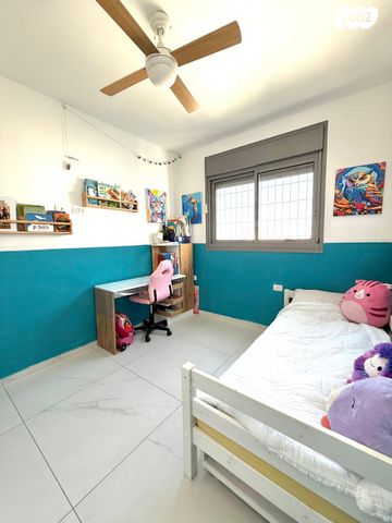 דירה, הרמן חיים קאופמן 2, אושיות, רחובות