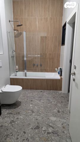 גג/ פנטהאוז, הרב אבא אבוחצירה 31, שדרות בפארק, שדרות