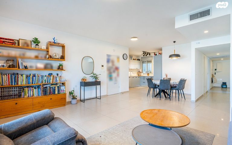 גג/ פנטהאוז, שדרות ההגשמה 24, הפרחים, חריש