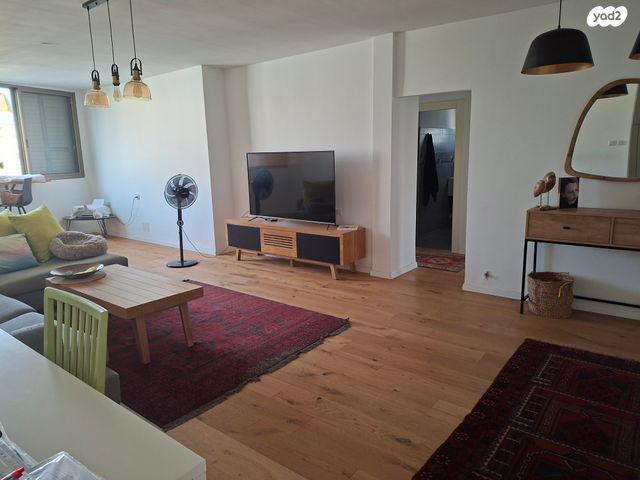 גג/ פנטהאוז, מלחמת ששת הימים 20, מרכז העיר, חדרה