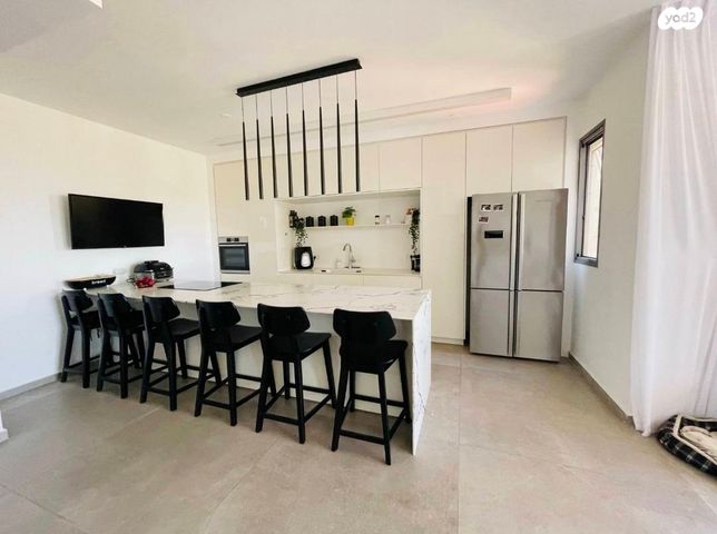 דירה, כרמל 17, אחוזת הנשיא, רחובות