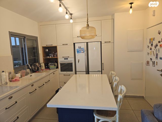 אפרים קישון 22