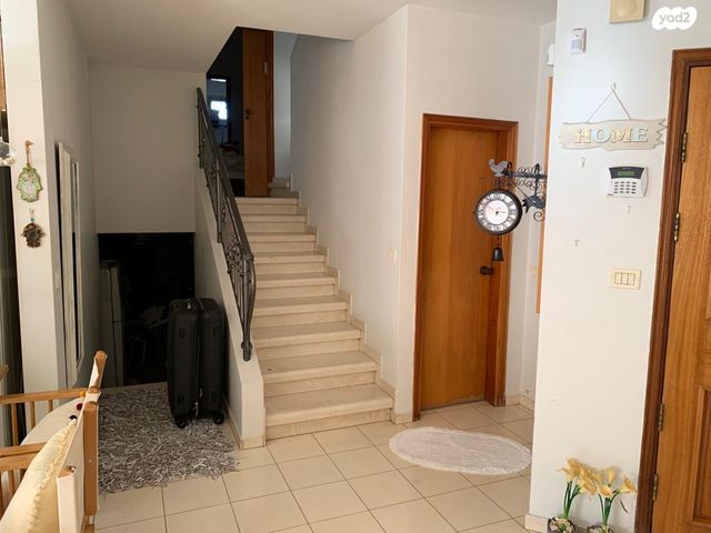 דו משפחתי, שדרות העצמאות 139, הפרחים, קרית גת