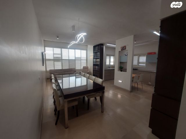 הרב הרצוג 19