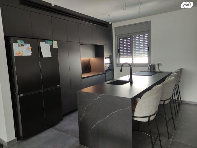 אסתר המלכה 18