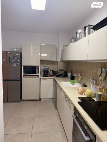 דירת גן, אחד העם 7, שאר העיר, מגדל העמק