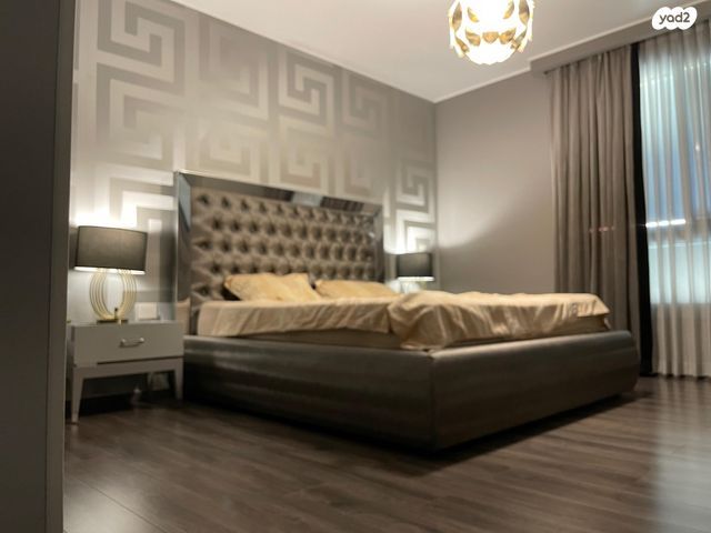 שדרות ירושלים 14