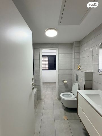 דירה, אבשלום גיסין 25, נווה גן, פתח תקווה