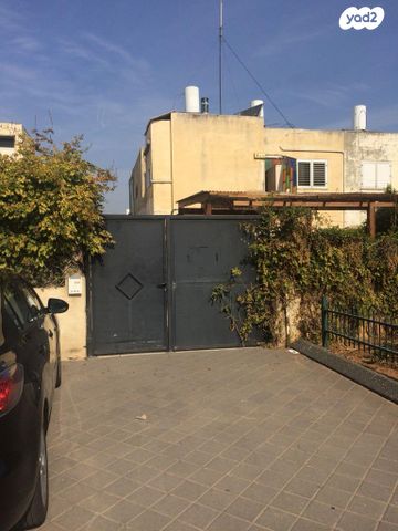 דירת גן, בת עין 8, צהלון, שיכוני חסכון, תל אביב יפו