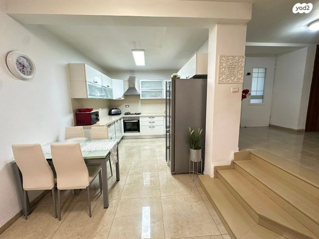 בית פרטי/ קוטג', דן 20, גבעת יערה, יקנעם עילית