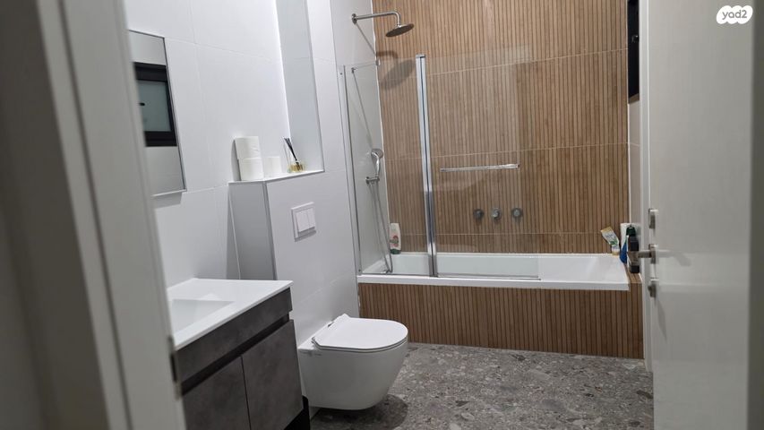 גג/ פנטהאוז, הרב אבא אבוחצירה 31, שדרות בפארק, שדרות