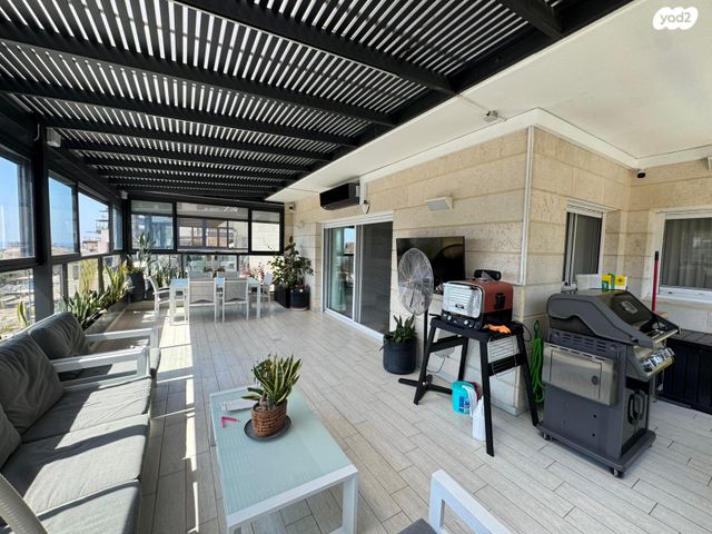 דירה, החרוב 9, שאר העיר, טירת כרמל