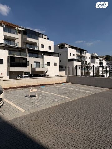 דירת גן, אחד העם 7, שאר העיר, מגדל העמק