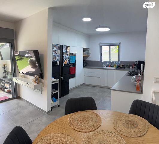 דירת גן, דוד מרכוס 21, נווה עובד, יהוד מונוסון