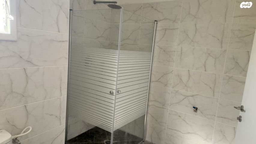 דירת גן, בת עין 8, צהלון, שיכוני חסכון, תל אביב יפו