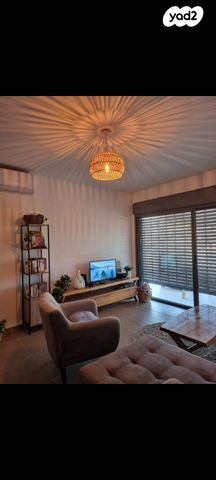 דירת גן, שוהם 42, אבני חן, חריש