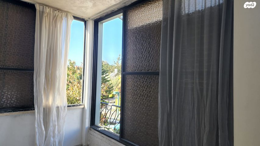 דירת גן, בת עין 8, צהלון, שיכוני חסכון, תל אביב יפו