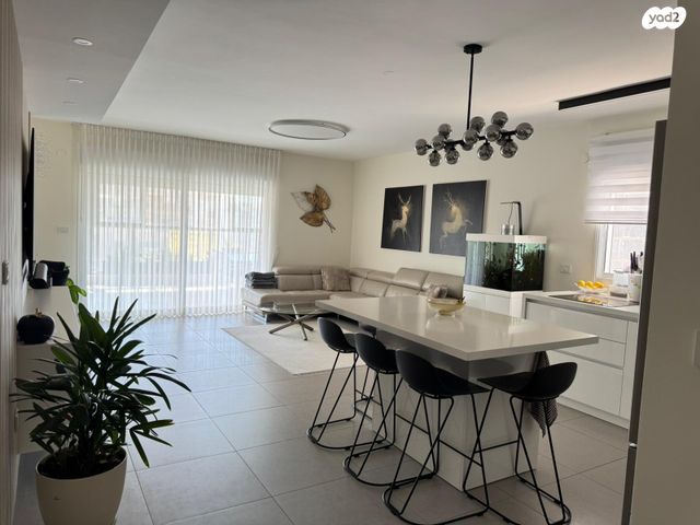 דירה, החרוב 9, שאר העיר, טירת כרמל