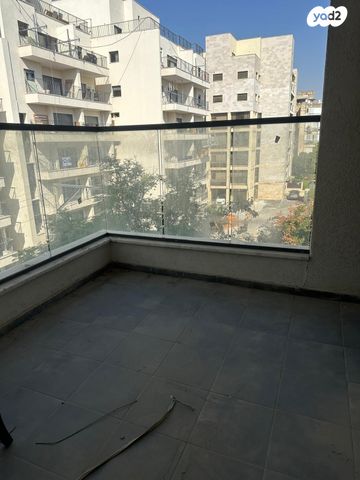 שמואל שרירא 17