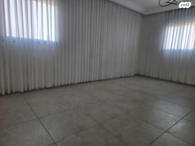 דירה, הרב אבא אבוחצירה 20, שדרות בפארק, שדרות