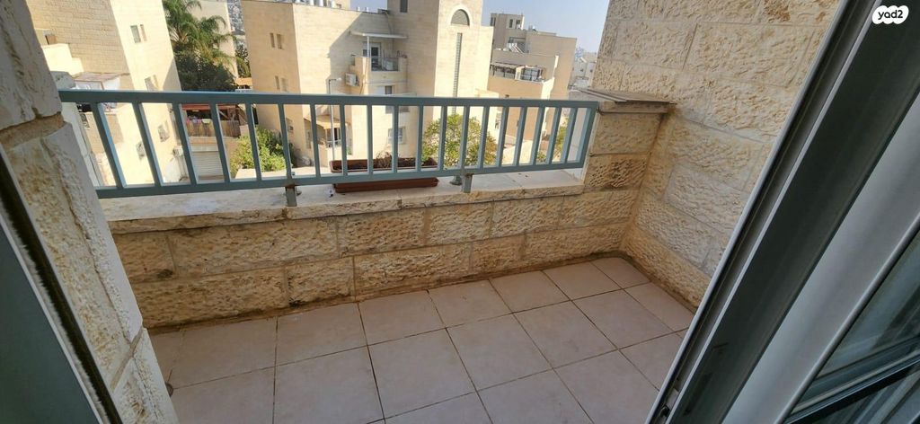 דירה, הרב יצחק נסים 5, חומת שמואל, הר חומה, ירושלים