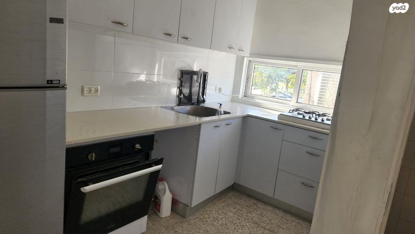 דירת גן, בת עין 8, צהלון, שיכוני חסכון, תל אביב יפו