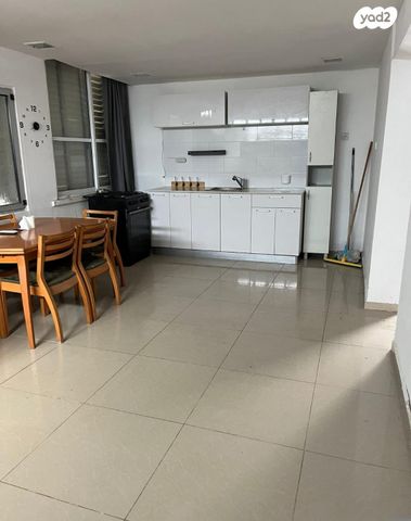 גיורא יוספטל 17