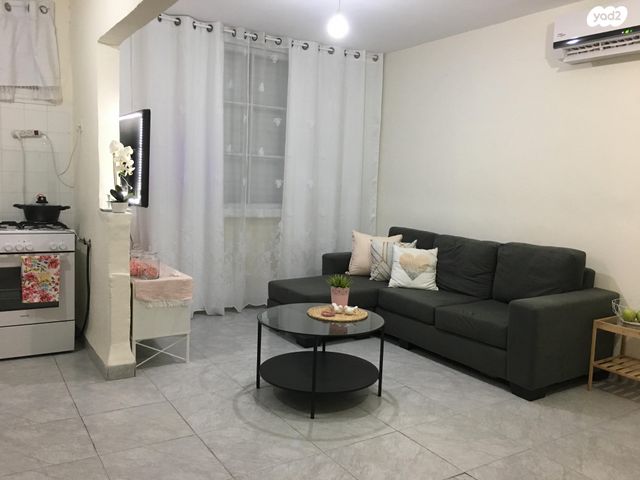 שדרות ביאליק 4