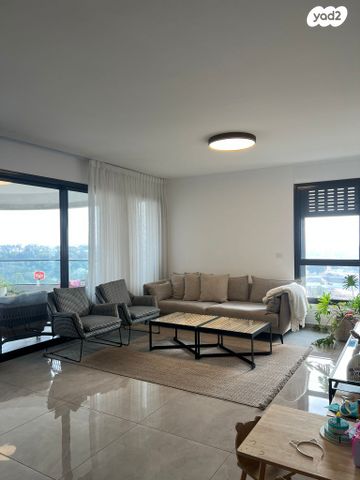 יצחק נבון 21