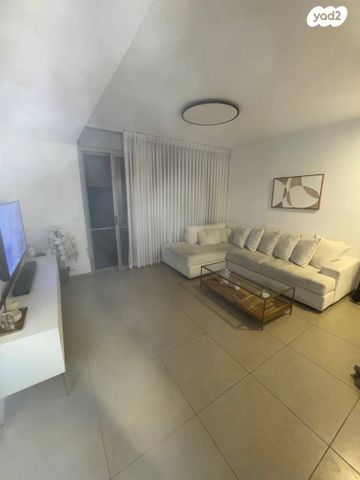 יצחק נבון 14