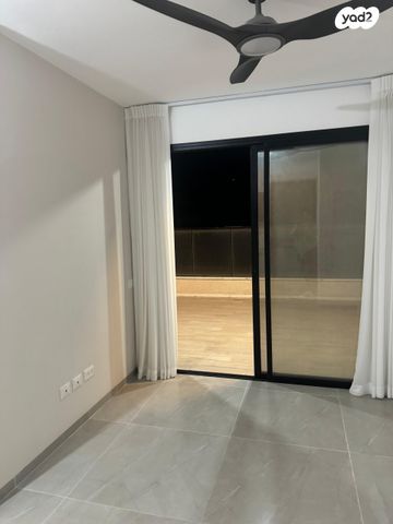 גג/ פנטהאוז, האלון 2, עץ אפרים, עץ אפרים