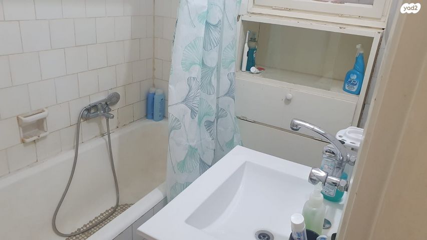 דירה, שלום אש 4, נווה גן, פתח תקווה